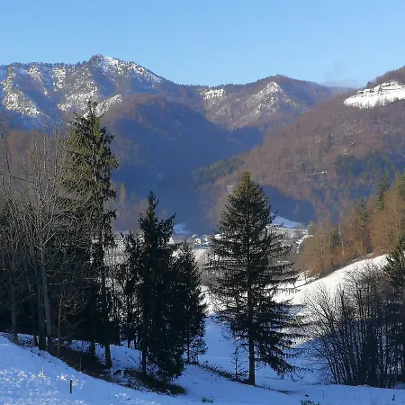 Nočitev z zajtrkom Cerne Polhov Gradec