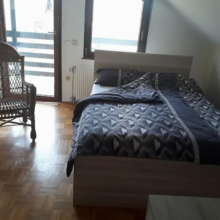 Cerne Polhov Gradec